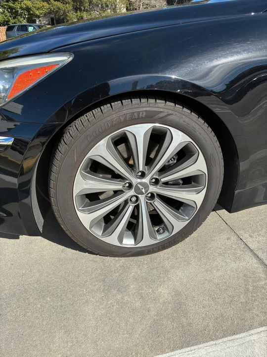2014 Hyundai Genesis - Image 5 of 9