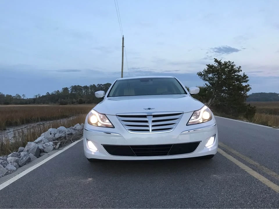 2014 Hyundai Genesis - Image 6 of 10