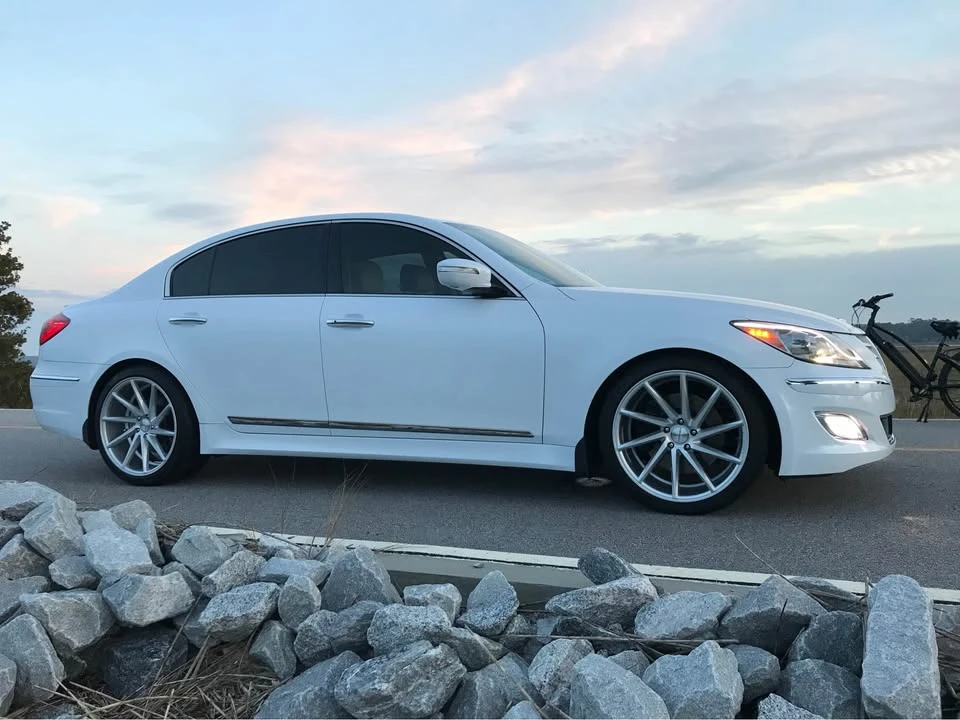 2014 Hyundai Genesis - Image 4 of 10