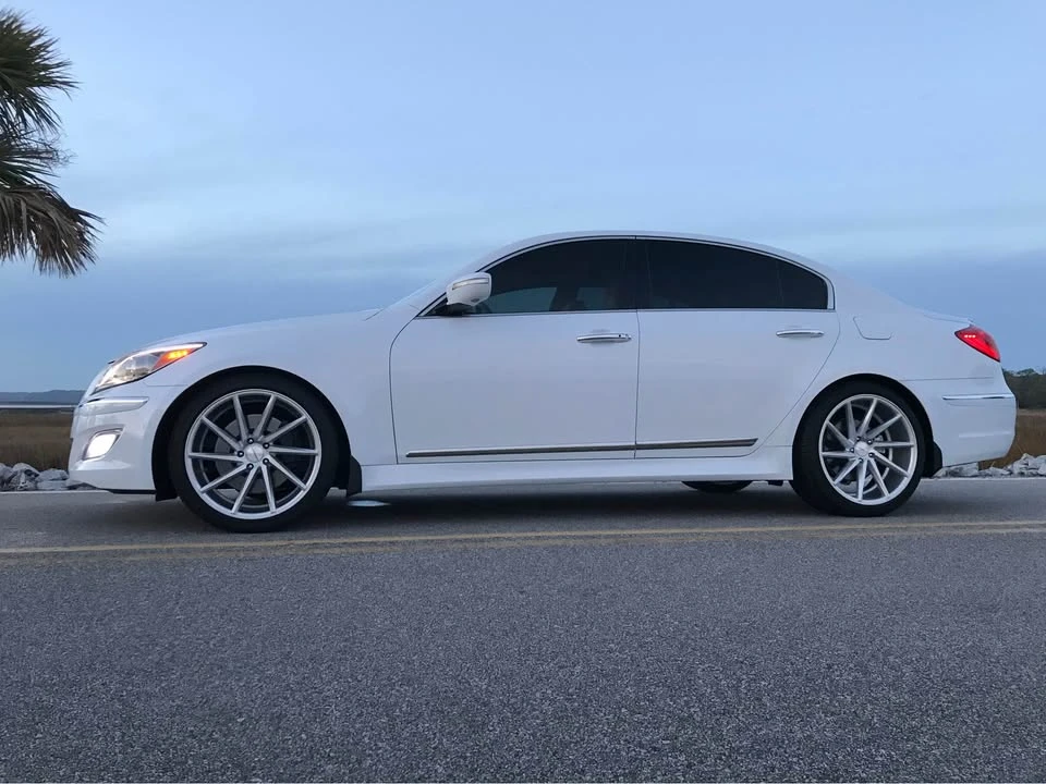 2014 Hyundai Genesis - Image 5 of 10