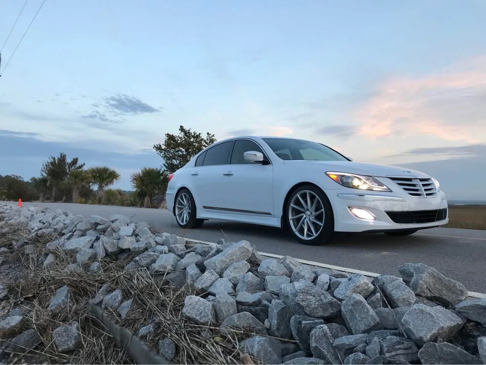 2014 Hyundai Genesis - Image 3 of 10