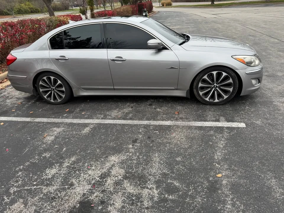 2014 Hyundai Genesis - Image 2 of 7