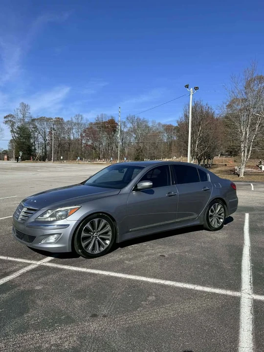 2014 Hyundai Genesis - Image 2 of 13