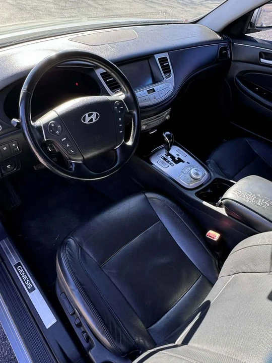 2014 Hyundai Genesis - Image 7 of 13