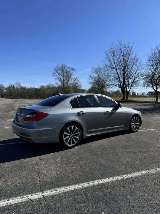 2014 Hyundai Genesis - Image 4 of 11