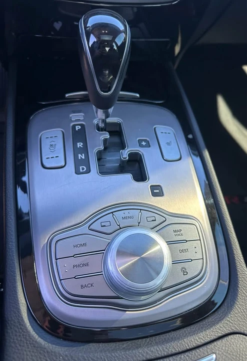 2014 Hyundai Genesis - Image 17 of 20