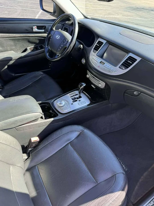 2014 Hyundai Genesis - Image 5 of 9