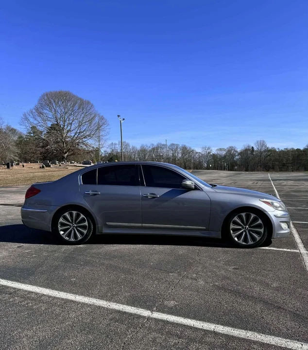 2014 Hyundai Genesis - Image 2 of 9