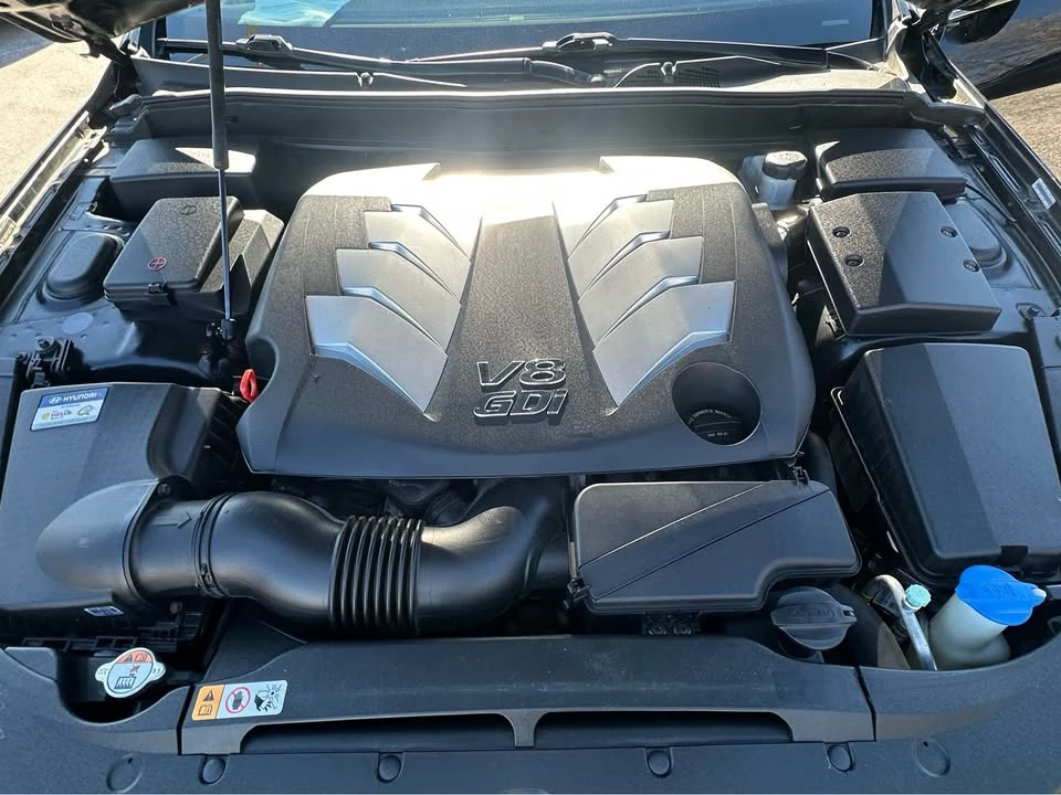 2014 Hyundai Genesis - Image 19 of 20