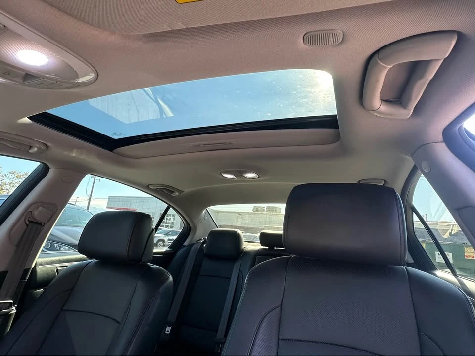 2014 Hyundai Genesis - Image 14 of 20