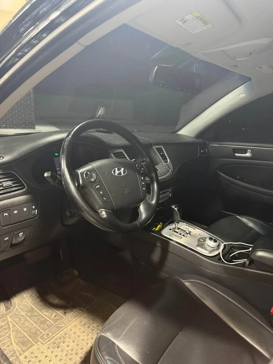 2014 Hyundai Genesis - Image 3 of 5