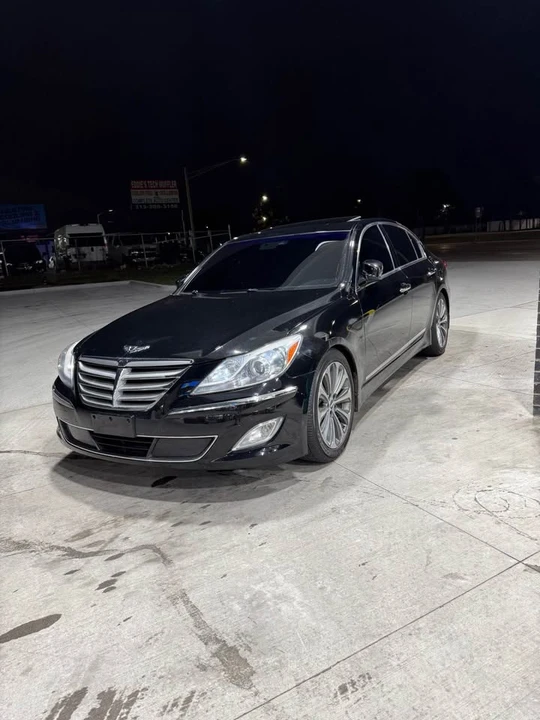 2014 Hyundai Genesis - Image 2 of 5