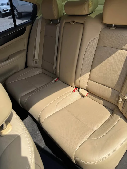 2014 Hyundai Genesis - Image 11 of 18