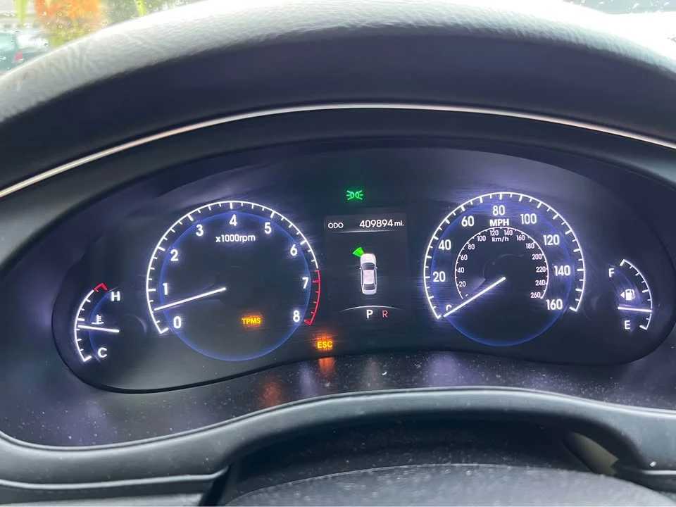 2014 Hyundai Genesis - Image 8 of 8
