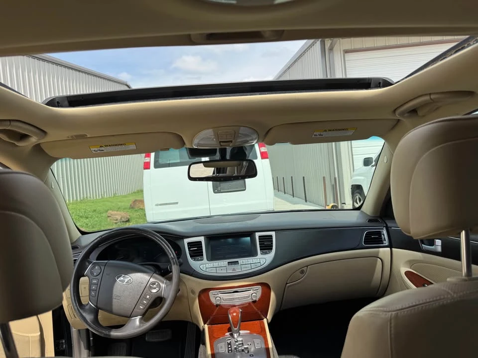 2014 Hyundai Genesis - Image 18 of 18