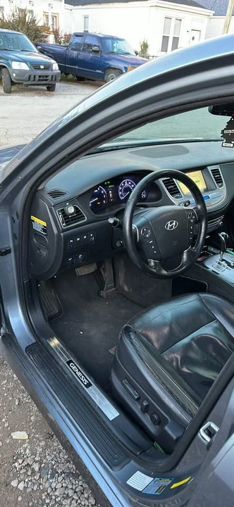 2014 Hyundai Genesis - Image 7 of 8