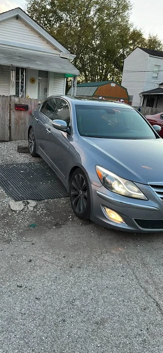 2014 Hyundai Genesis - Image 2 of 8