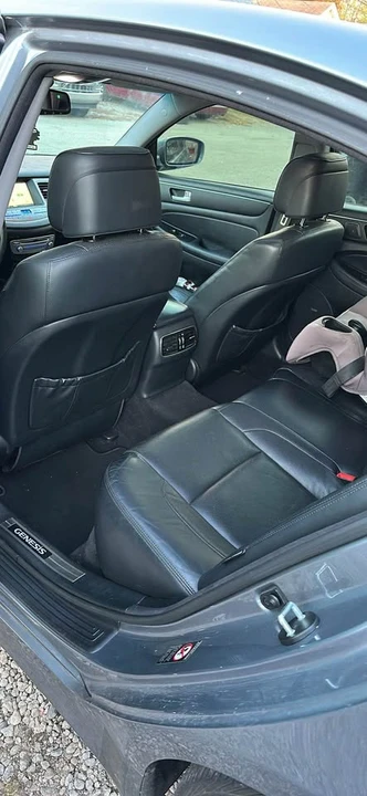 2014 Hyundai Genesis - Image 6 of 8