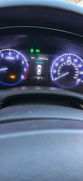 2014 Hyundai Genesis - Image 8 of 8