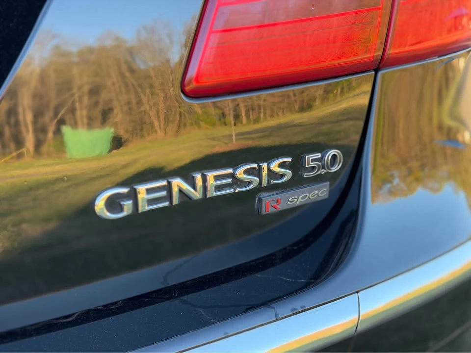 2014 Hyundai Genesis - Image 18 of 19