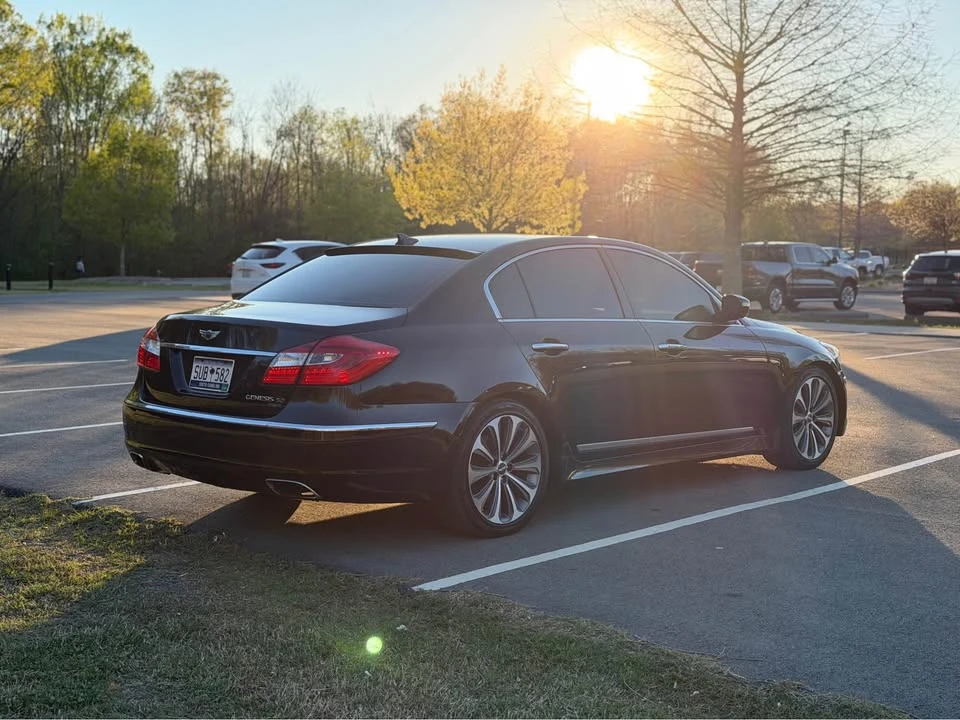 2014 Hyundai Genesis - Image 4 of 19