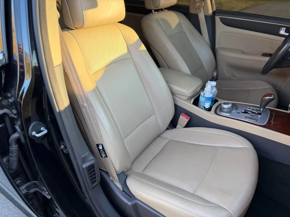 2014 Hyundai Genesis - Image 10 of 19