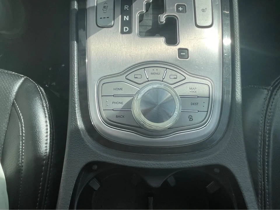 2014 Hyundai Genesis - Image 14 of 15