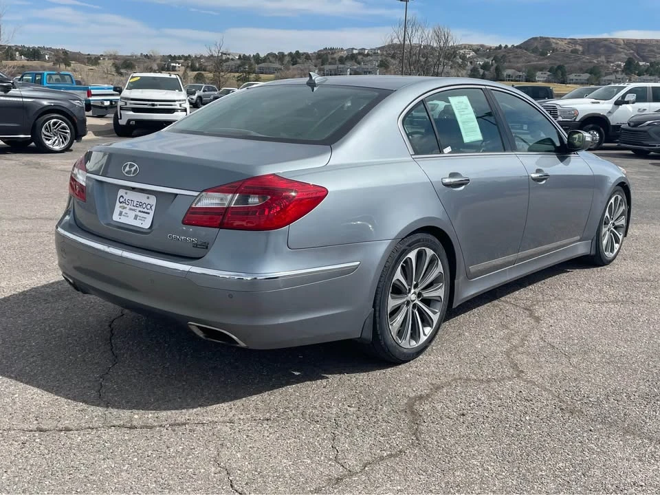 2014 Hyundai Genesis - Image 4 of 15