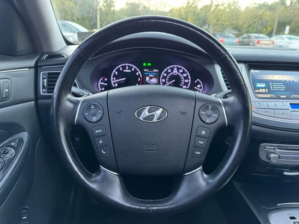 2014 Hyundai Genesis - Image 11 of 20