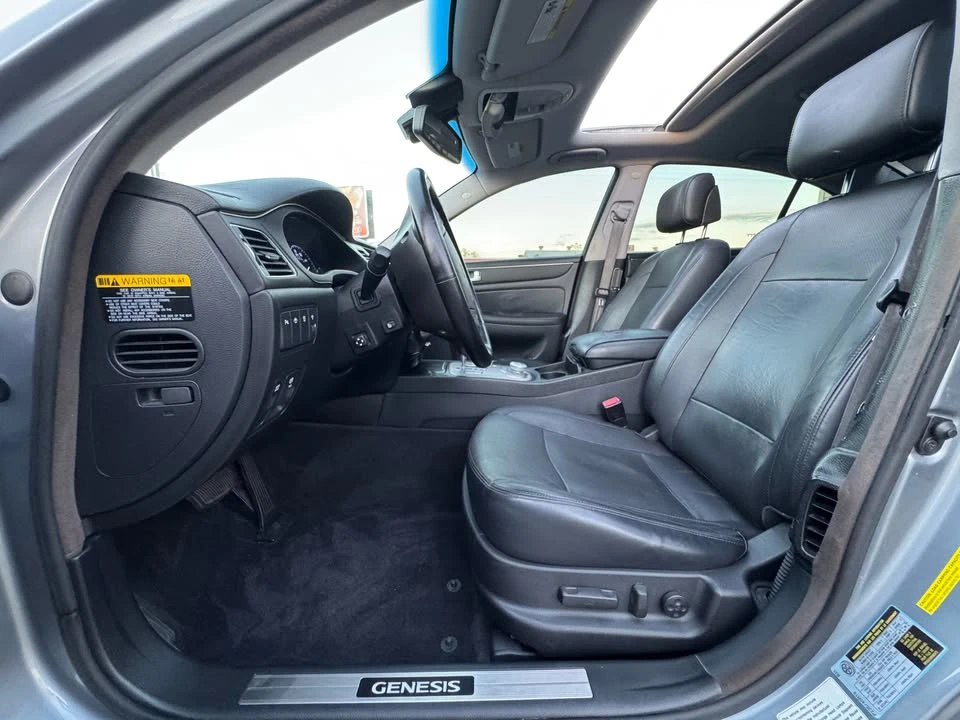 2014 Hyundai Genesis - Image 8 of 20
