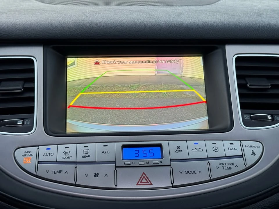 2014 Hyundai Genesis - Image 15 of 20