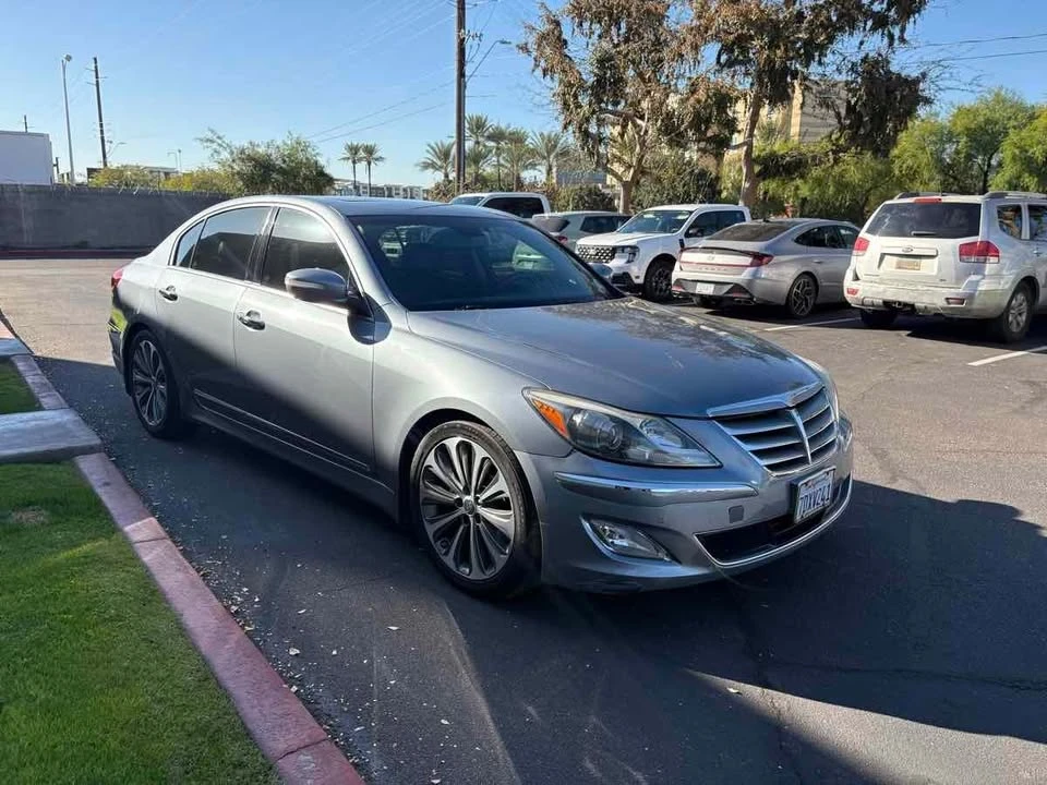 2014 Hyundai Genesis - Image 2 of 20