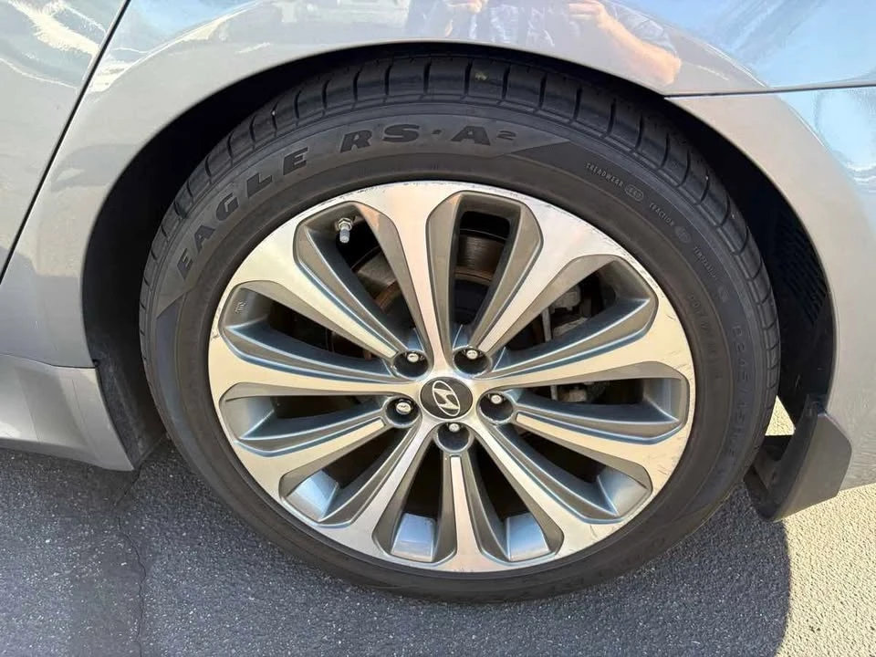 2014 Hyundai Genesis - Image 20 of 20