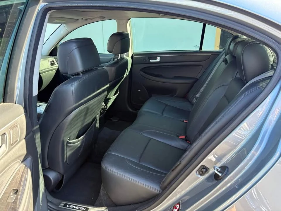 2014 Hyundai Genesis - Image 16 of 20