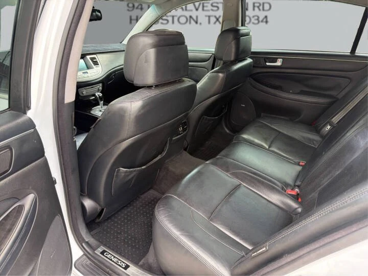 2014 Hyundai Genesis - Image 10 of 18