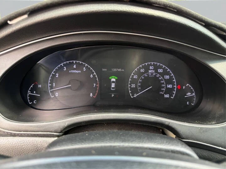2014 Hyundai Genesis - Image 13 of 18