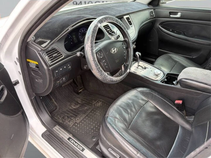 2014 Hyundai Genesis - Image 9 of 18