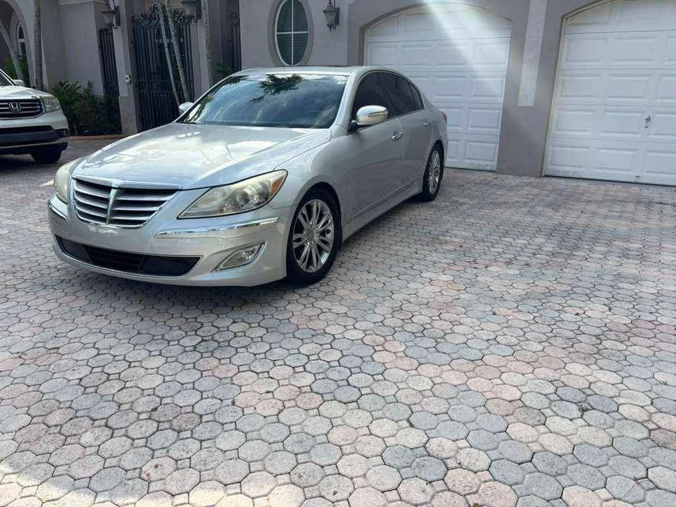 2014 Hyundai Genesis - Image 7 of 8