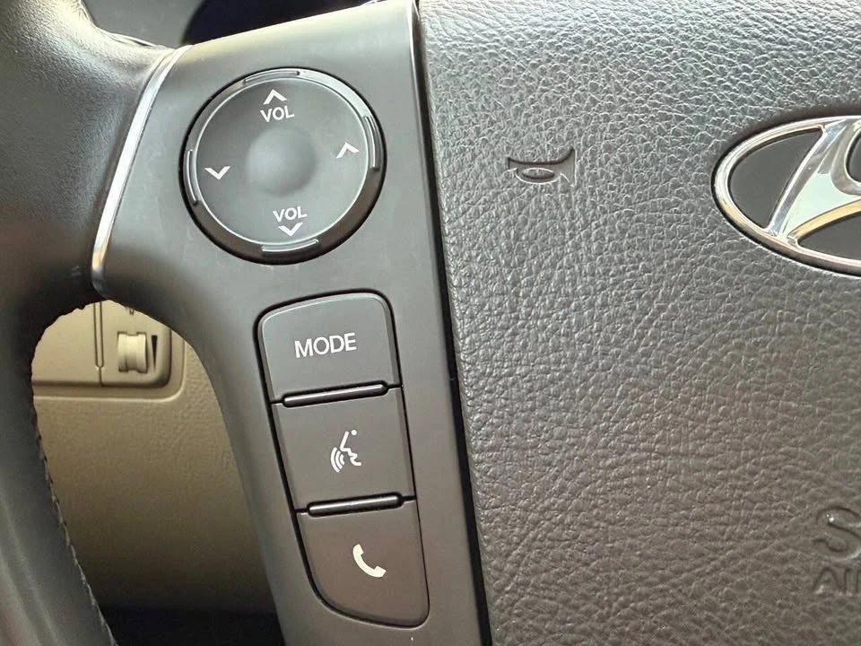 2014 Hyundai Genesis - Image 15 of 18