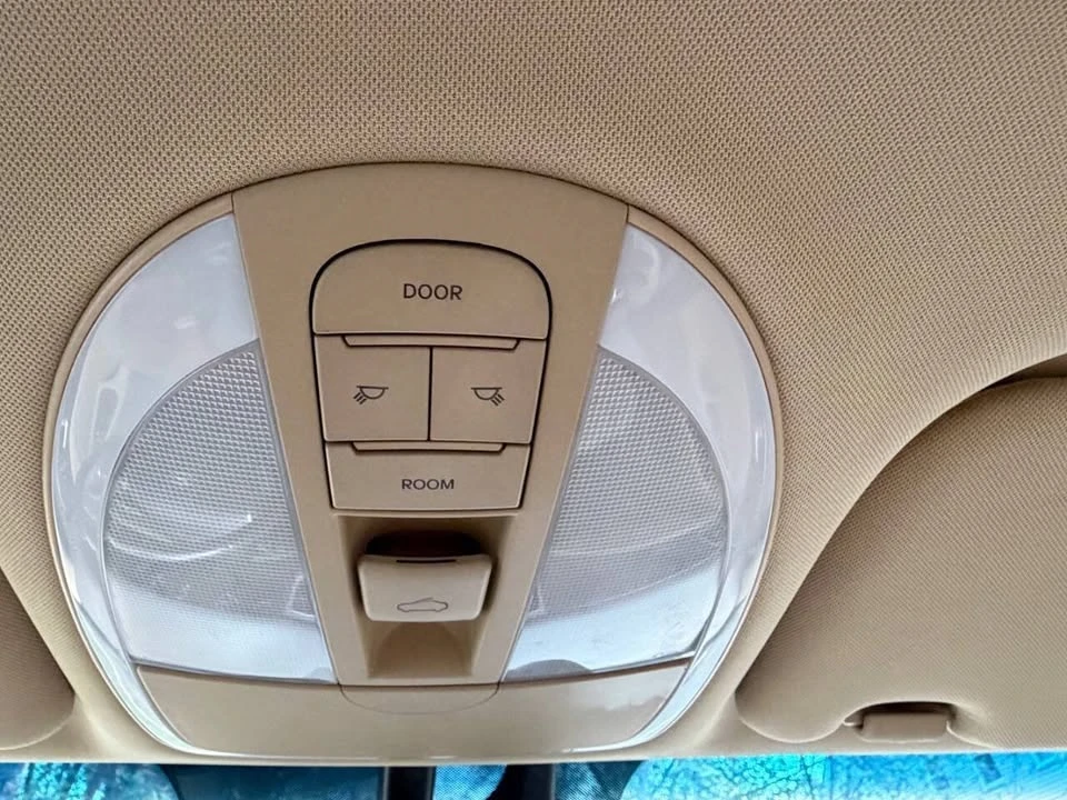 2014 Hyundai Genesis - Image 18 of 18
