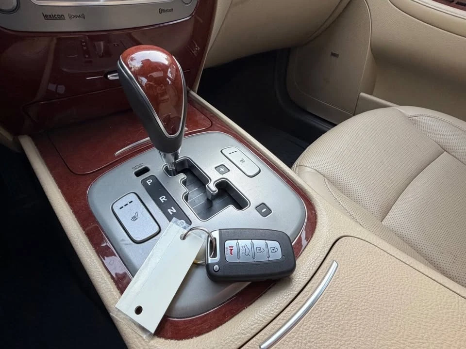 2014 Hyundai Genesis - Image 13 of 18