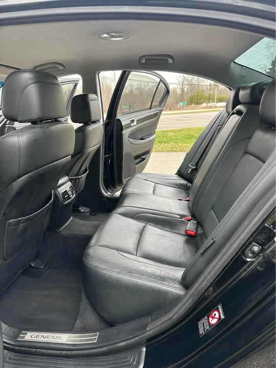 2014 Hyundai Genesis - Image 14 of 16