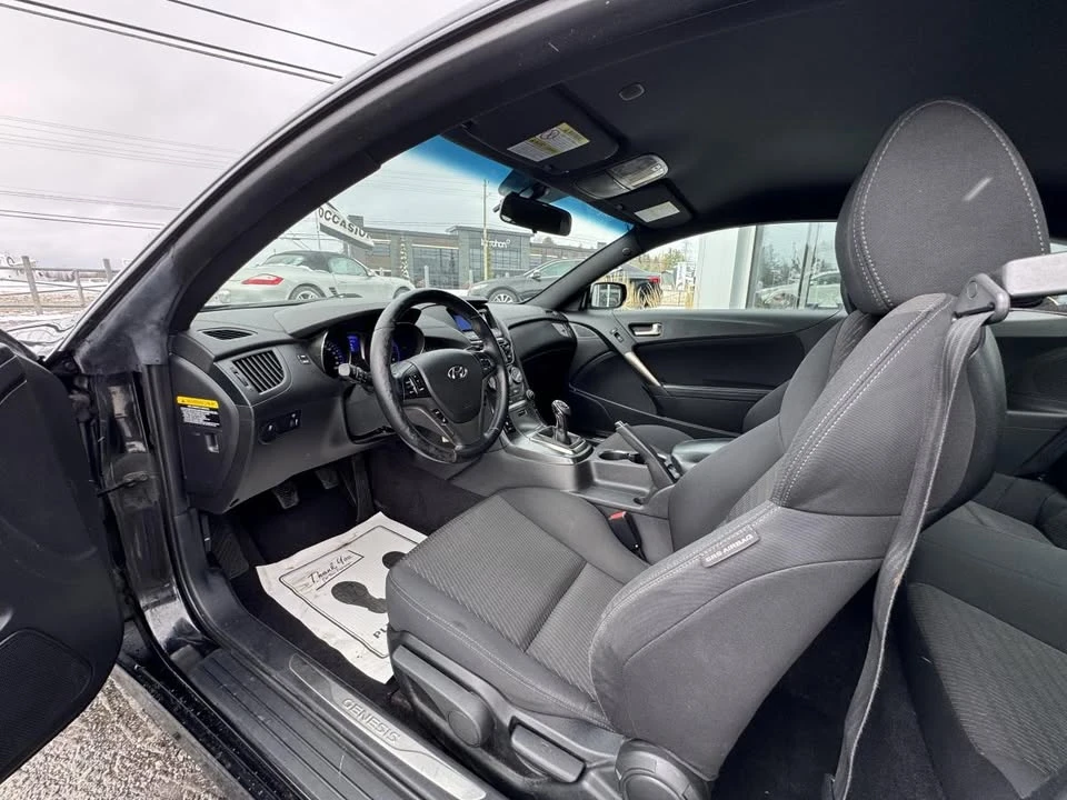 2014 Hyundai Genesis - Image 11 of 20