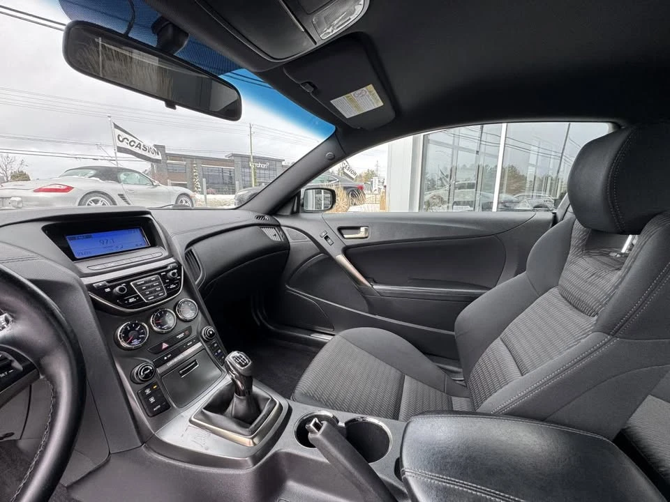 2014 Hyundai Genesis - Image 12 of 20