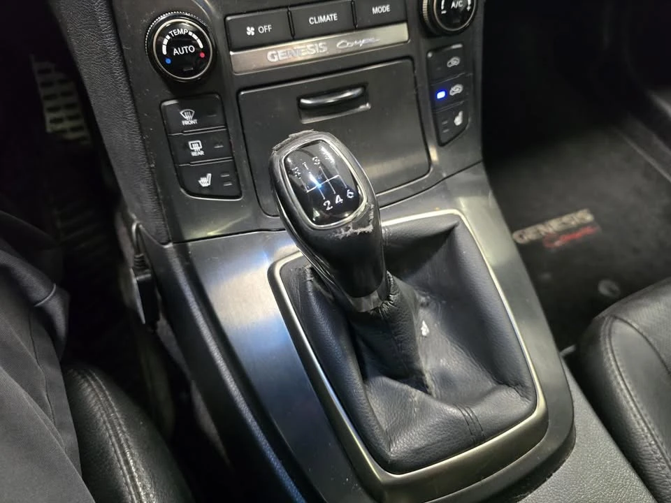 2014 Hyundai Genesis Coupe - Image 15 of 18