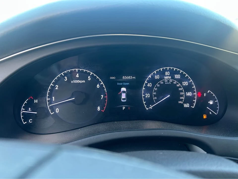 2014 Hyundai Genesis - Image 15 of 18