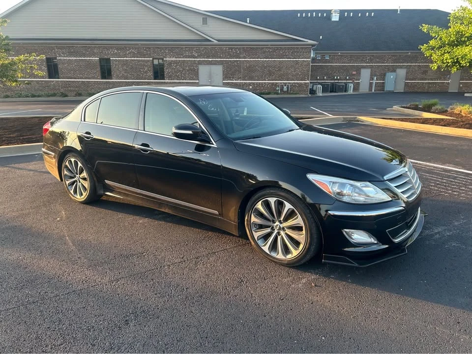 2014 Hyundai Genesis - Image 5 of 18