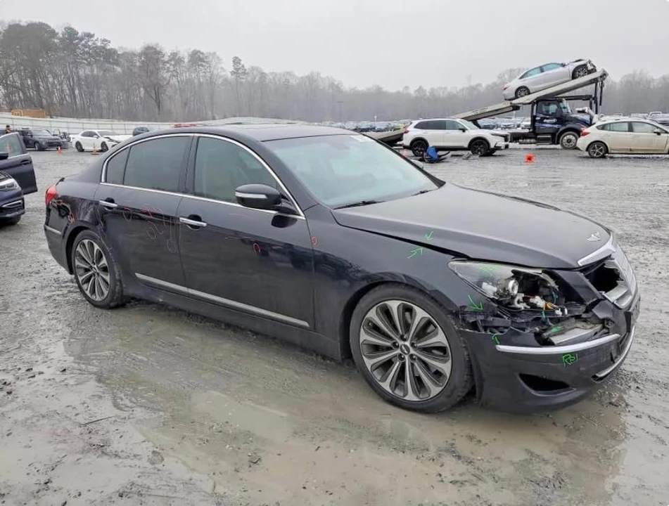 2014 Hyundai Genesis - Image 17 of 18