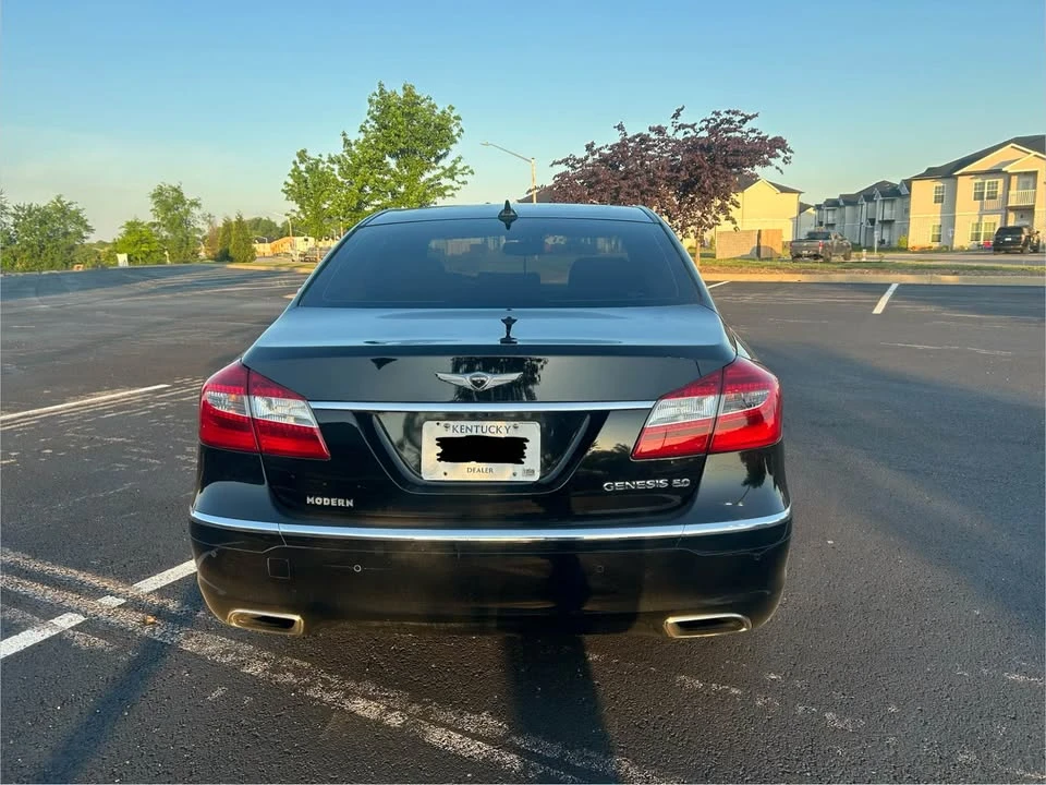 2014 Hyundai Genesis - Image 7 of 18