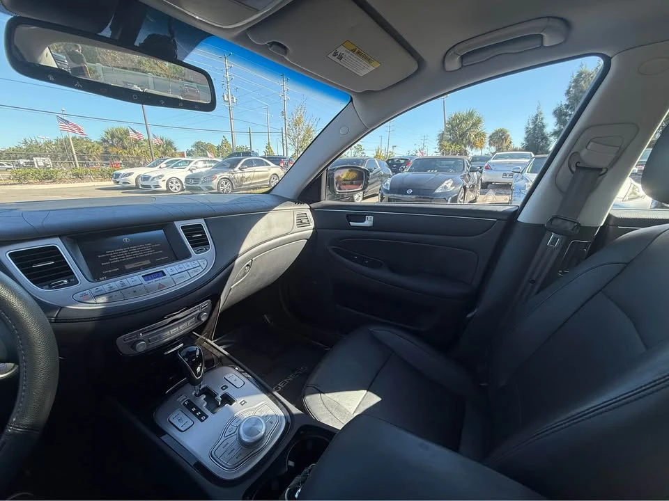 2014 Hyundai Genesis - Image 12 of 18